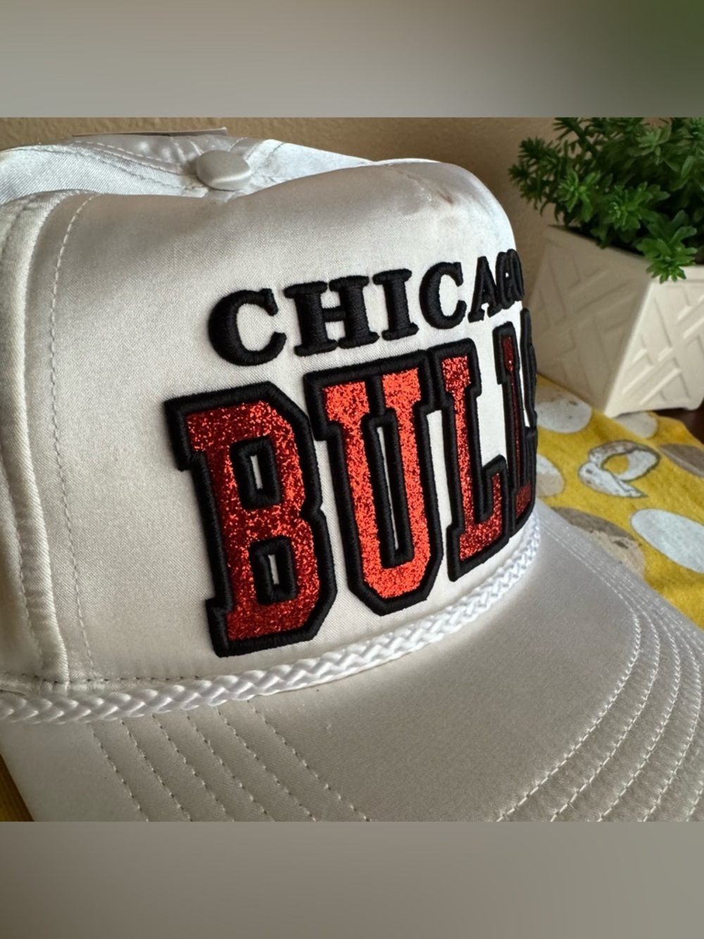 47 Brand NWT Chicago Bulls white satin Women’s hat - Picture 13 of 16